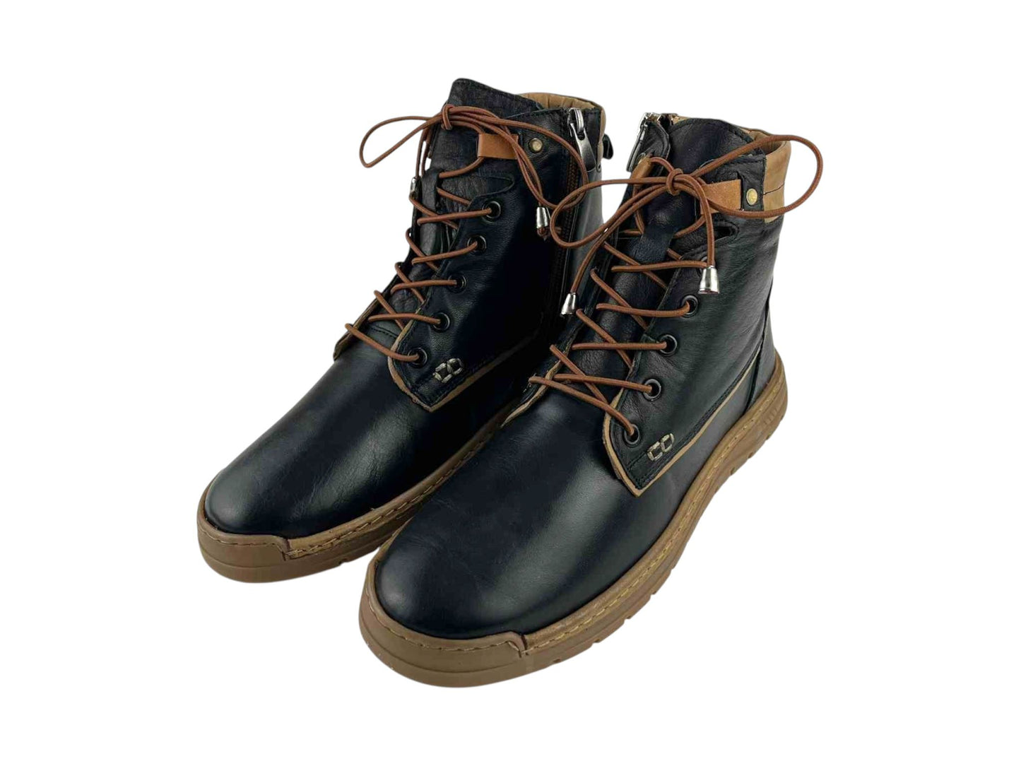 Botines de mujer de la marca 48Hours, realizados en piel legítima, color negro,  suela y detalles en color marrón, muy cómodos. Abotonadura con cordones y cremallera en el lateral interior.