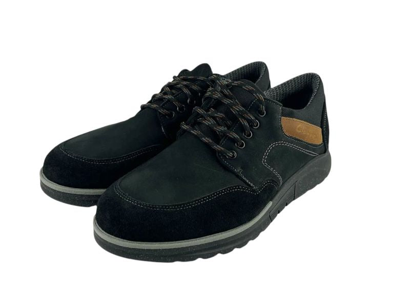 Zapatos de hombre con cordones en negro con pespuntes en gris, marca Clayan en el lateral. Vista lateral izquierda sobre fondo blanco.