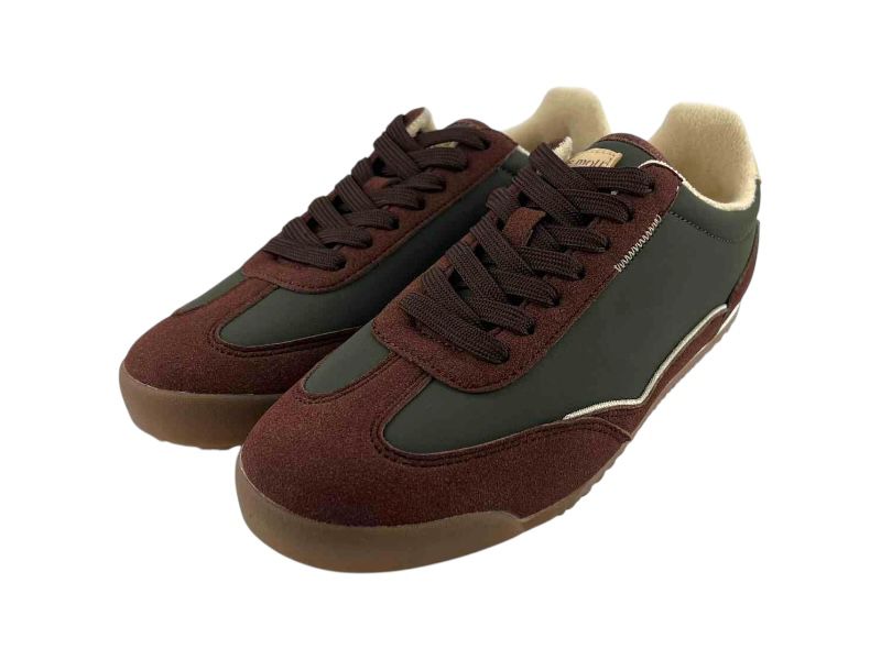 Sneakers para chica, de estilo retro sport, de la marca Pepe Moll, en verde y burdeos, con cordones y suela de goma. Zapatillas muy cómodas y de moda.