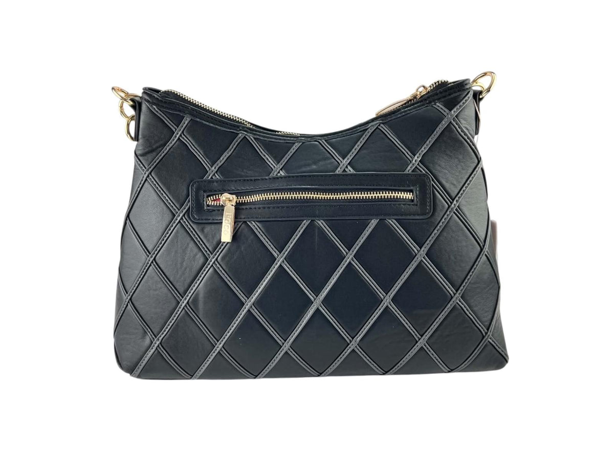 Vista trasera del bolso hobo Noco negro de piel vegana con rombos acolchados y bolsillo exterior con cremallera.
