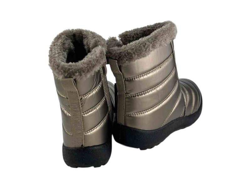 Botines acolchados de mujer de la marca Cutillas con cremallera interior y suela de goma negra, muy cómodos y ligeros.