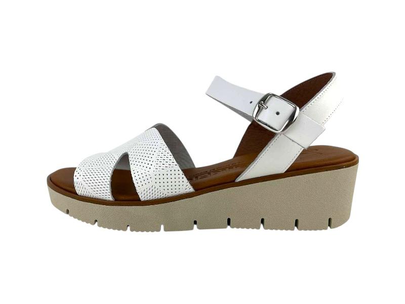 Sandalias de mujer ergonómica, con plataforma, planta en gel, con pala color blanco y cierre por hebilla.