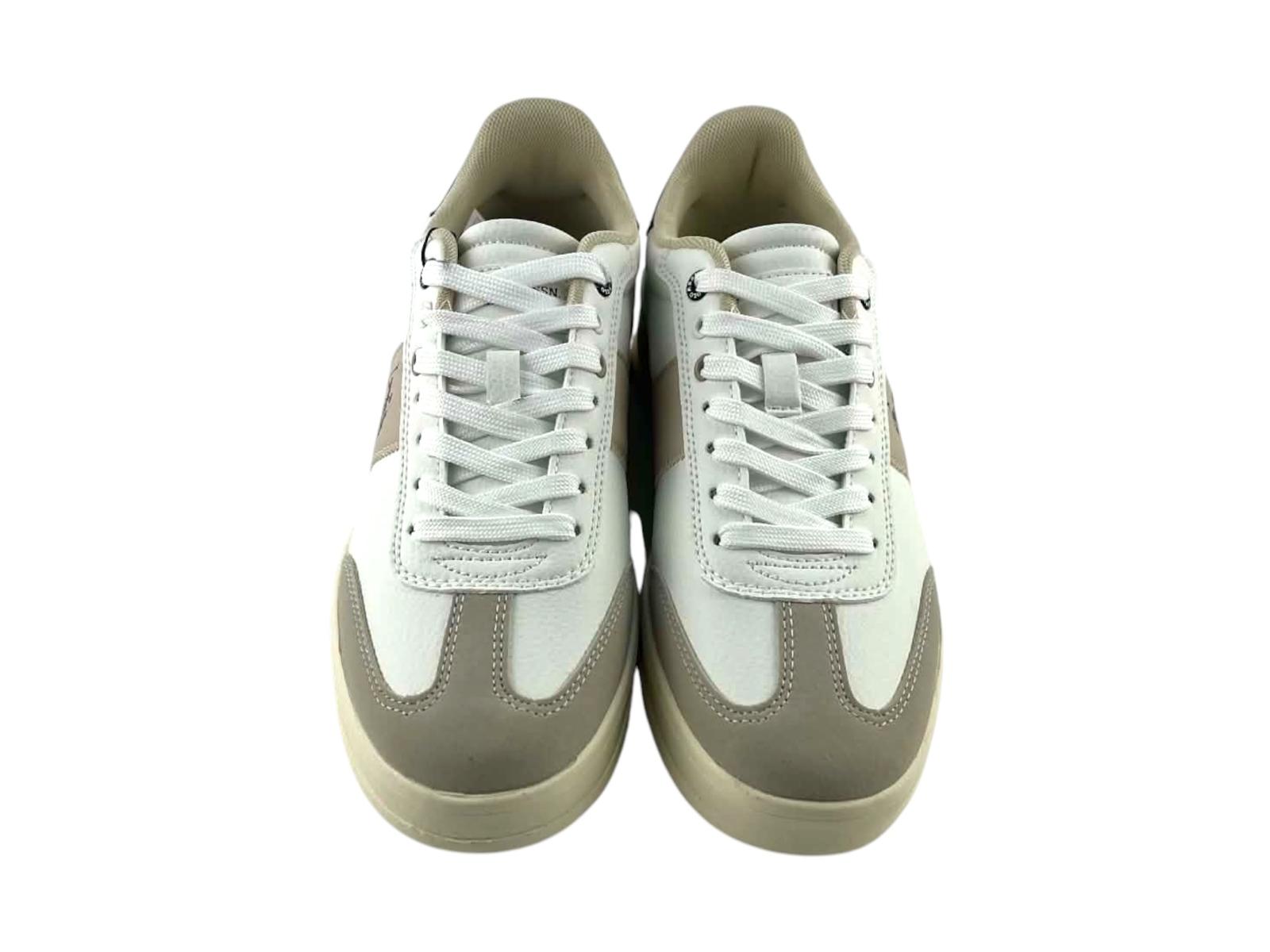 Vista cenital del par de sneakers blancas U.S. Polo Assn., mostrando el forro interior acolchado, la horma anatómica y la cordonera clásica.