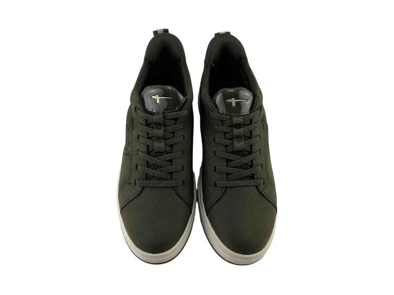 Zapatillas de mujer de la marca Tamaris, de diseño casual, muy  cómodo en color verde militar, fáciles de calzar con cordones y suela antideslizante.