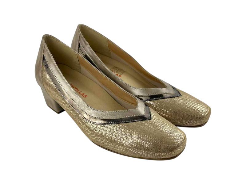 Zapatos de mujer de color dorado, muy cómodos y elegantes, especial para eventos, en diferentes tipos de dorados, corte salón y tacón cuadrado bajo.
