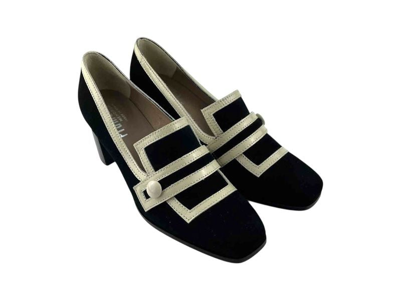 Zapatos de mujer con tacón ancho cómodo, estilo retro vintage en piel negra ante y ribetes en beige  con botón. Zapatos de estilo retro vintage.