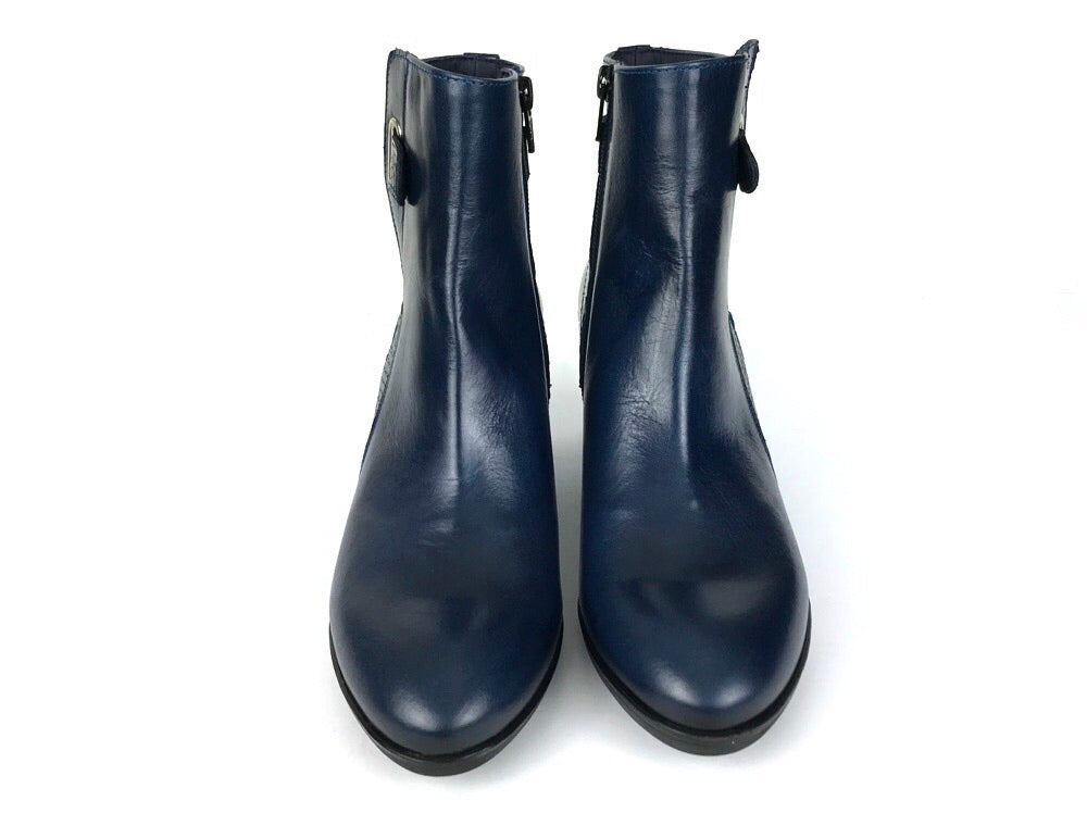 Tolino | Women's leather ankle boots in blue tones. sophia