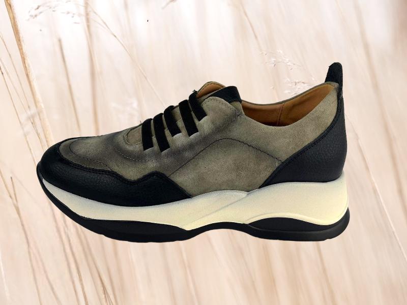 Khloé Marin | Baskets/chaussures femme ergonomiques à lacets élastiques en daim et cuir lisse Michigan