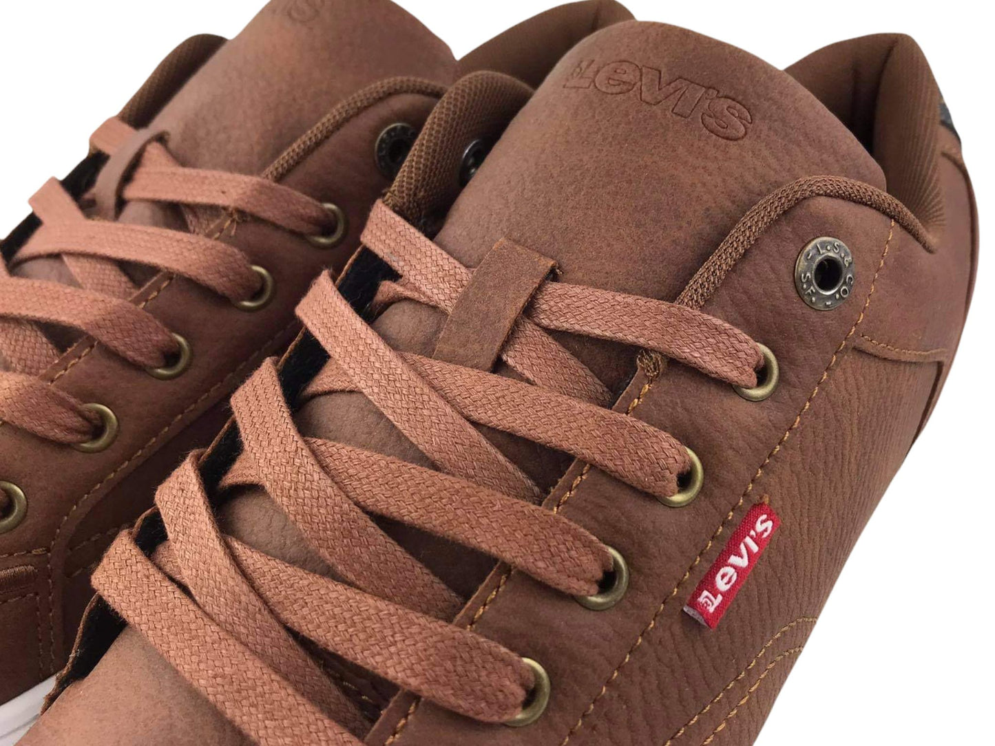 Levi's | Men's street sneakers or tennis shoes with brown Courtright eco-leather laces