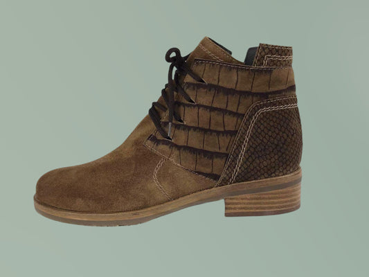 Plumers | Ibiza women's flat ankle boots, with laces, in tan suede leather