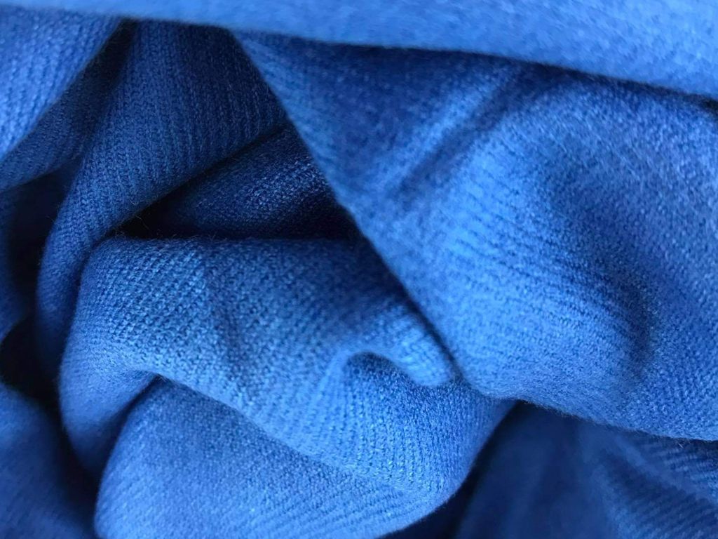 Da Ponte | Écharpe fine unisexe en laine, cachemire et viscose en bleu et marron Lena