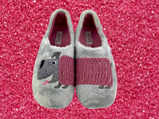 Vulladi | Dog Perla women's closed house slippers