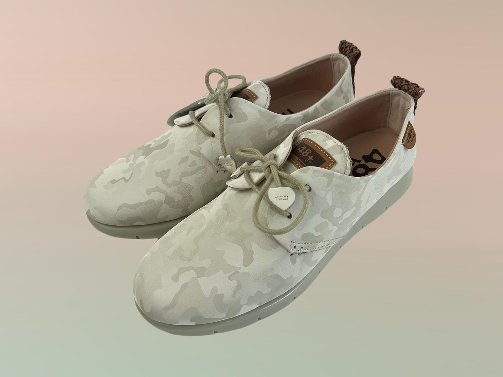 48 Hours | Zapatos mujer estampados blancos detalle corazones París